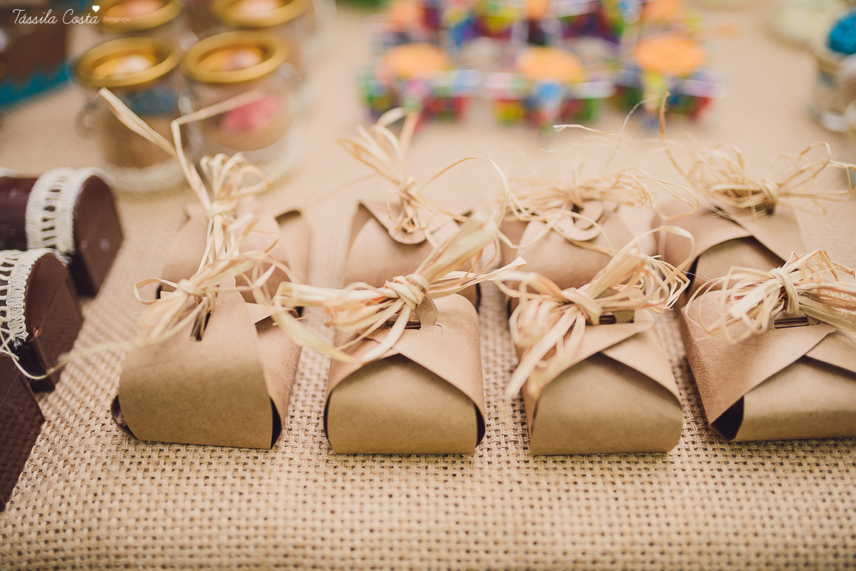 festa linda de menina no tema Moana, filme da Disney, by Camila Sarmento, festa chique feita na garagem de casa, m&atilde;e de menina, festa de menina 6 anos, doces by Julia Adami Cakes, t&aacute;ssila costa