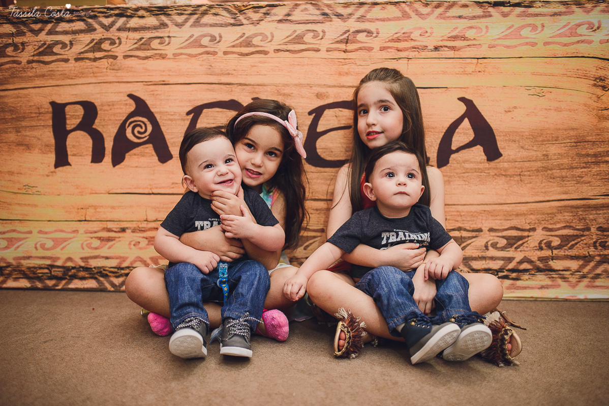 festa linda de menina no tema Moana, filme da Disney, by Camila Sarmento, festa chique feita na garagem de casa, m&atilde;e de menina, festa de menina 6 anos, doces by Julia Adami Cakes, t&aacute;ssila costa