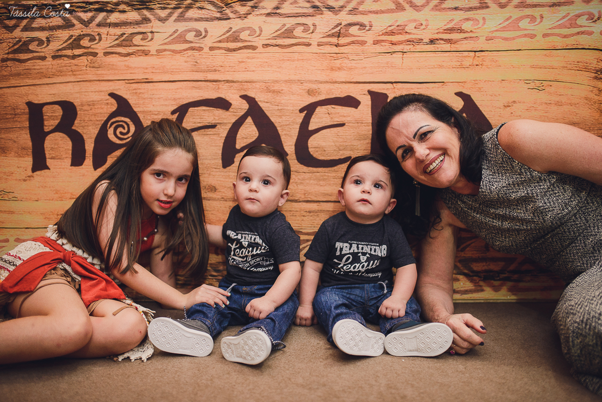 festa linda de menina no tema Moana, filme da Disney, by Camila Sarmento, festa chique feita na garagem de casa, m&atilde;e de menina, festa de menina 6 anos, doces by Julia Adami Cakes, t&aacute;ssila costa