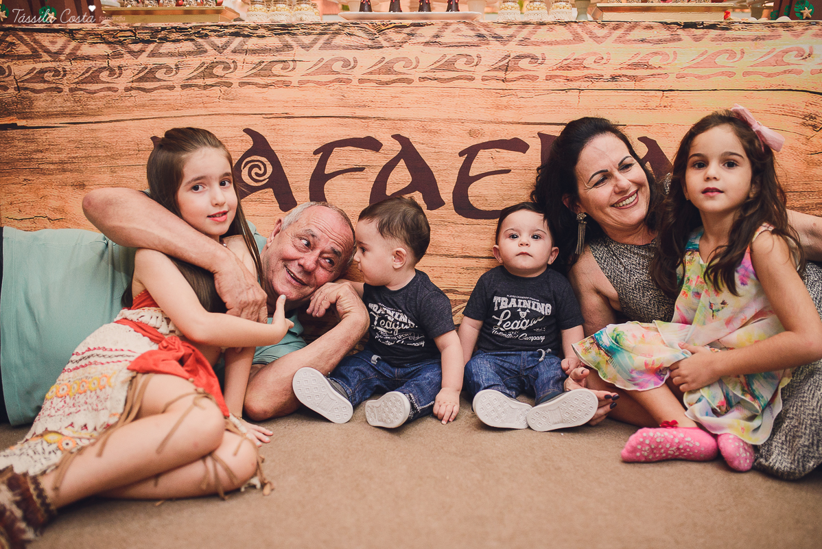 festa linda de menina no tema Moana, filme da Disney, by Camila Sarmento, festa chique feita na garagem de casa, m&atilde;e de menina, festa de menina 6 anos, doces by Julia Adami Cakes, t&aacute;ssila costa