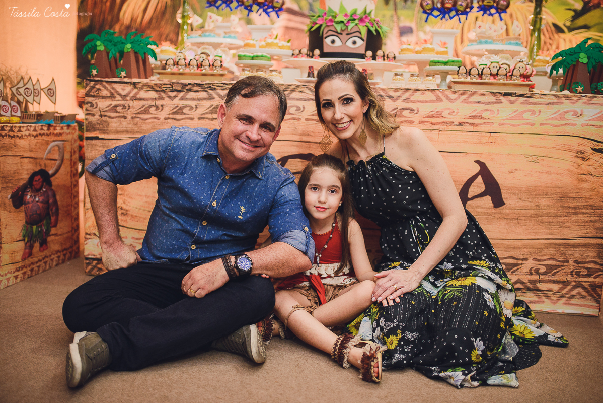 festa linda de menina no tema Moana, filme da Disney, by Camila Sarmento, festa chique feita na garagem de casa, m&atilde;e de menina, festa de menina 6 anos, doces by Julia Adami Cakes, t&aacute;ssila costa