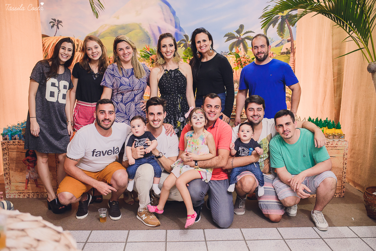 festa linda de menina no tema Moana, filme da Disney, by Camila Sarmento, festa chique feita na garagem de casa, m&atilde;e de menina, festa de menina 6 anos, doces by Julia Adami Cakes, t&aacute;ssila costa