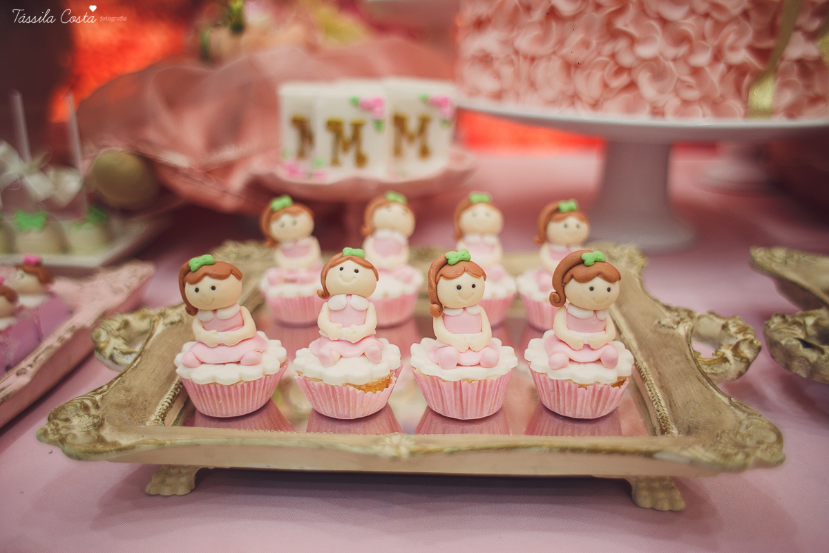 festa de menina, no tema Jardim, feita no cerimonial Balladas Kids, Serra ES, mam&atilde;e de primeira viagem, decora&ccedil;&atilde;o linda by Karina Melotti, fotos t&aacute;ssila costa, fotografia de festa infantil