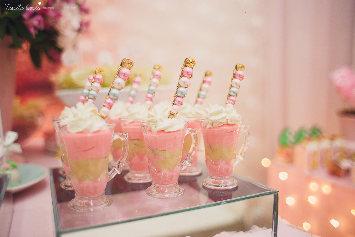 festa de menina, no tema Jardim, feita no cerimonial Balladas Kids, Serra ES, mam&atilde;e de primeira viagem, decora&ccedil;&atilde;o linda by Karina Melotti, fotos t&aacute;ssila costa, fotografia de festa infantil