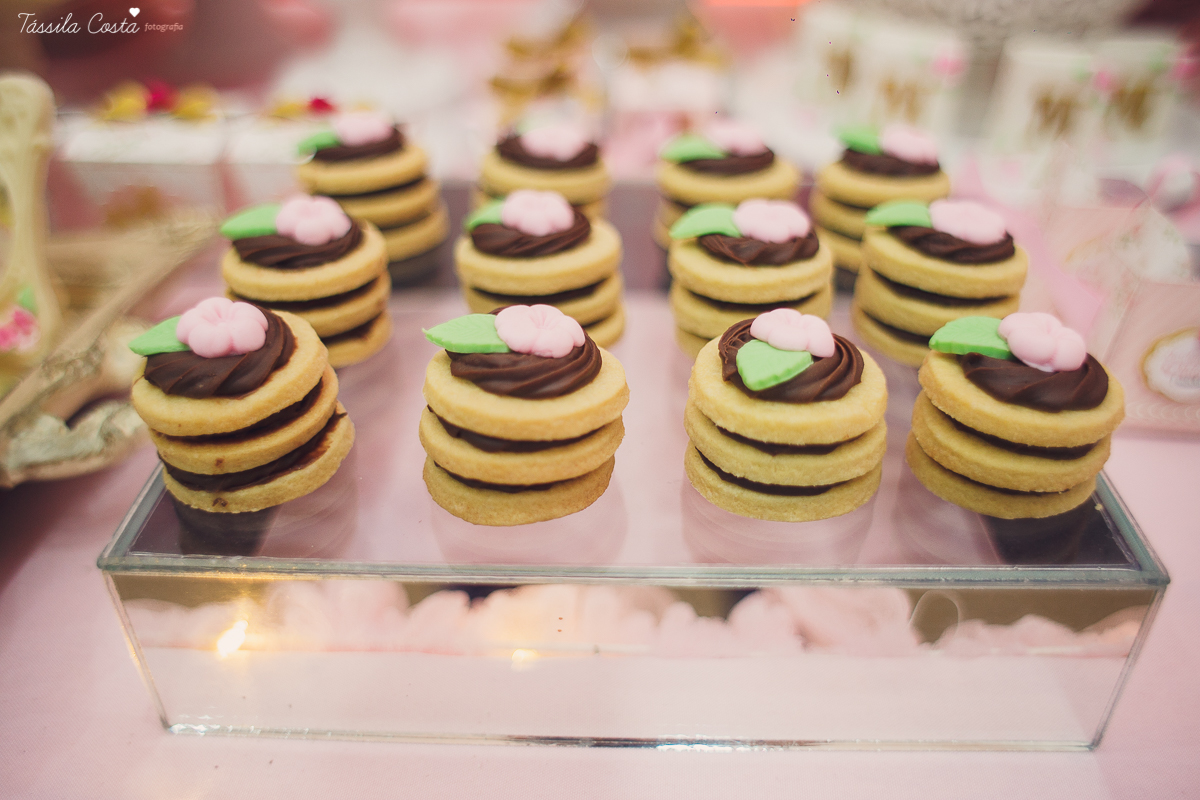 festa de menina, no tema Jardim, feita no cerimonial Balladas Kids, Serra ES, mam&atilde;e de primeira viagem, decora&ccedil;&atilde;o linda by Karina Melotti, fotos t&aacute;ssila costa, fotografia de festa infantil