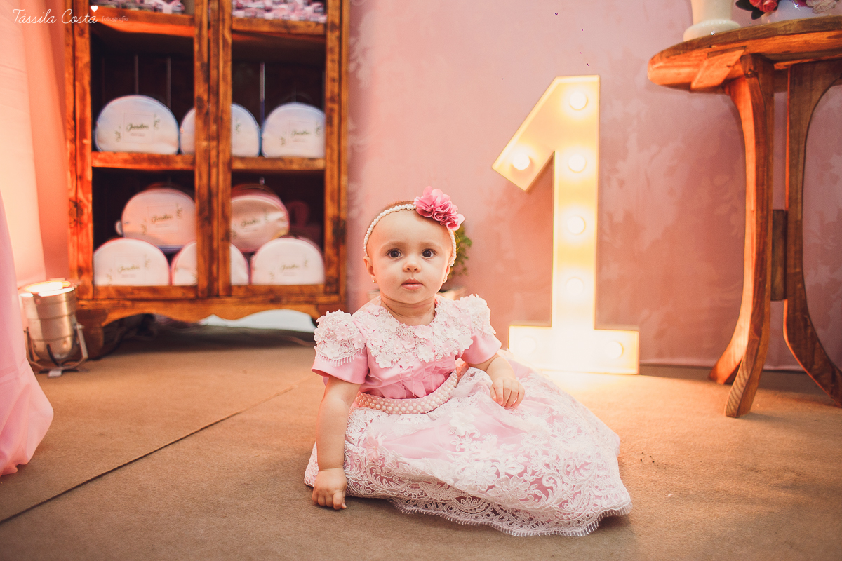 festa de menina, no tema Jardim, feita no cerimonial Balladas Kids, Serra ES, mam&atilde;e de primeira viagem, decora&ccedil;&atilde;o linda by Karina Melotti, fotos t&aacute;ssila costa, fotografia de festa infantil