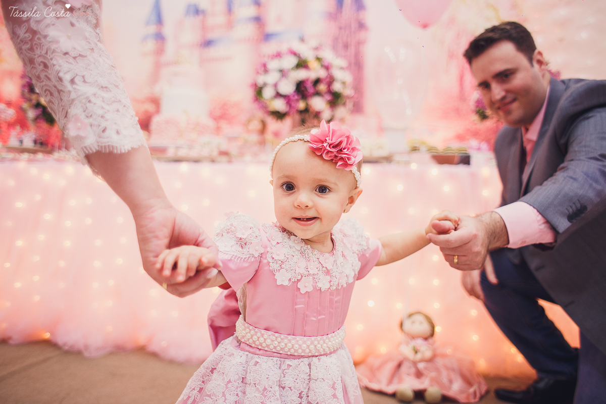 festa de menina, no tema Jardim, feita no cerimonial Balladas Kids, Serra ES, mam&atilde;e de primeira viagem, decora&ccedil;&atilde;o linda by Karina Melotti, fotos t&aacute;ssila costa, fotografia de festa infantil