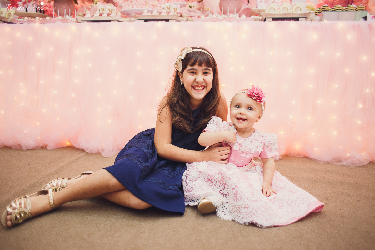 festa de menina, no tema Jardim, feita no cerimonial Balladas Kids, Serra ES, mam&atilde;e de primeira viagem, decora&ccedil;&atilde;o linda by Karina Melotti, fotos t&aacute;ssila costa, fotografia de festa infantil