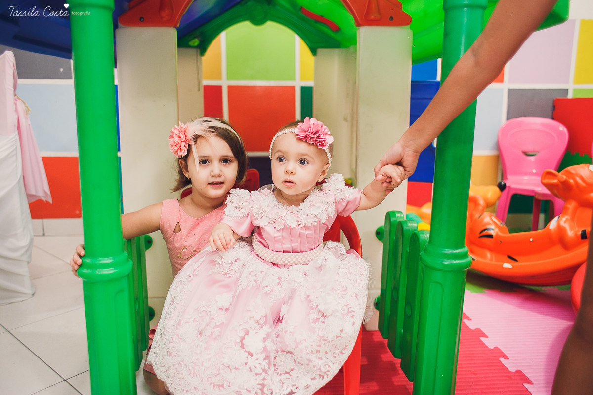 festa de menina, no tema Jardim, feita no cerimonial Balladas Kids, Serra ES, mam&atilde;e de primeira viagem, decora&ccedil;&atilde;o linda by Karina Melotti, fotos t&aacute;ssila costa, fotografia de festa infantil