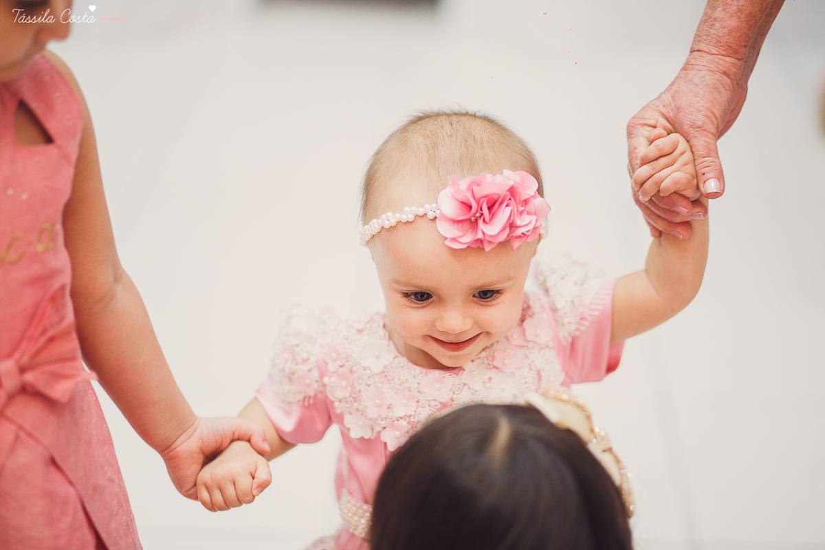 festa de menina, no tema Jardim, feita no cerimonial Balladas Kids, Serra ES, mam&atilde;e de primeira viagem, decora&ccedil;&atilde;o linda by Karina Melotti, fotos t&aacute;ssila costa, fotografia de festa infantil