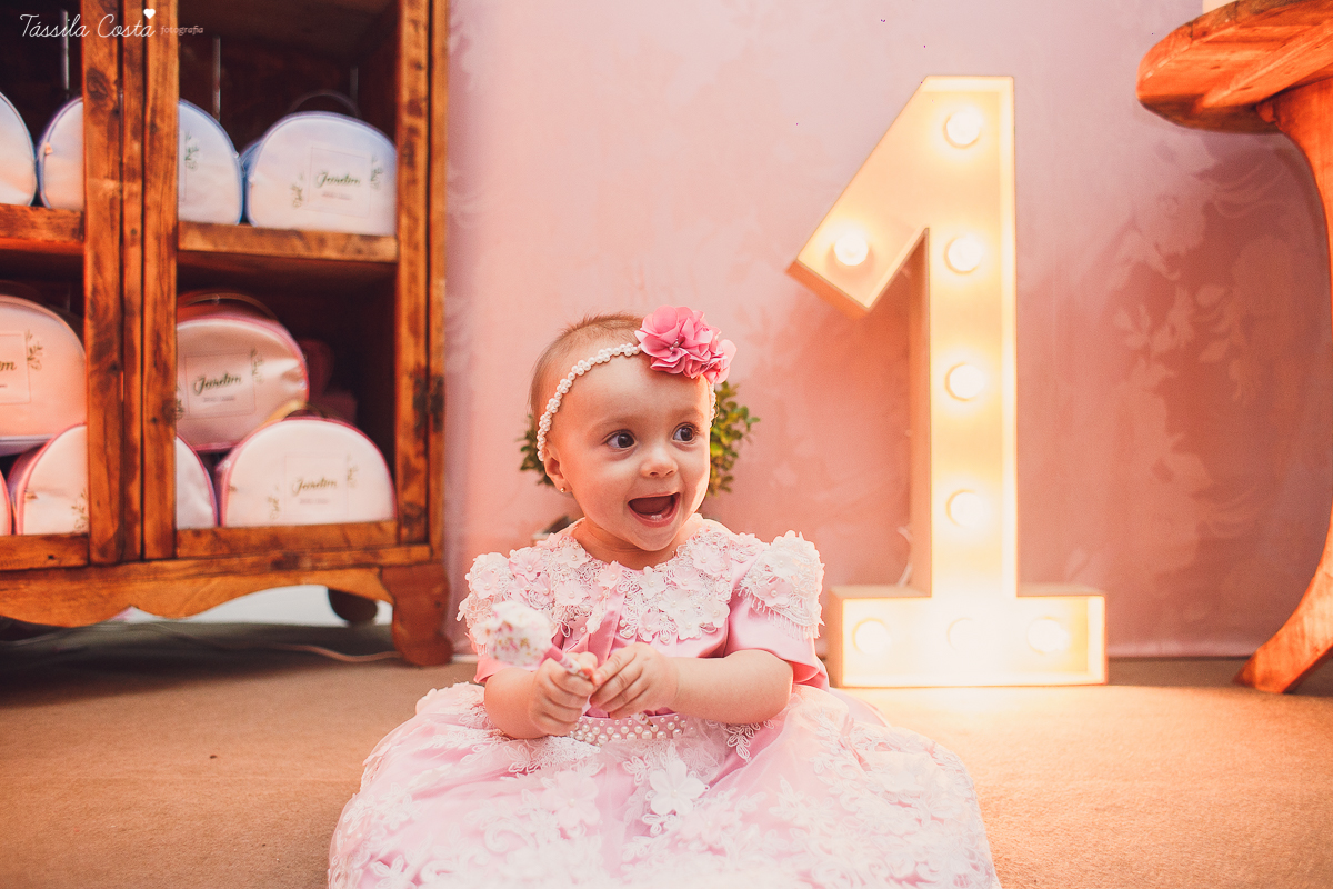 festa de menina, no tema Jardim, feita no cerimonial Balladas Kids, Serra ES, mam&atilde;e de primeira viagem, decora&ccedil;&atilde;o linda by Karina Melotti, fotos t&aacute;ssila costa, fotografia de festa infantil