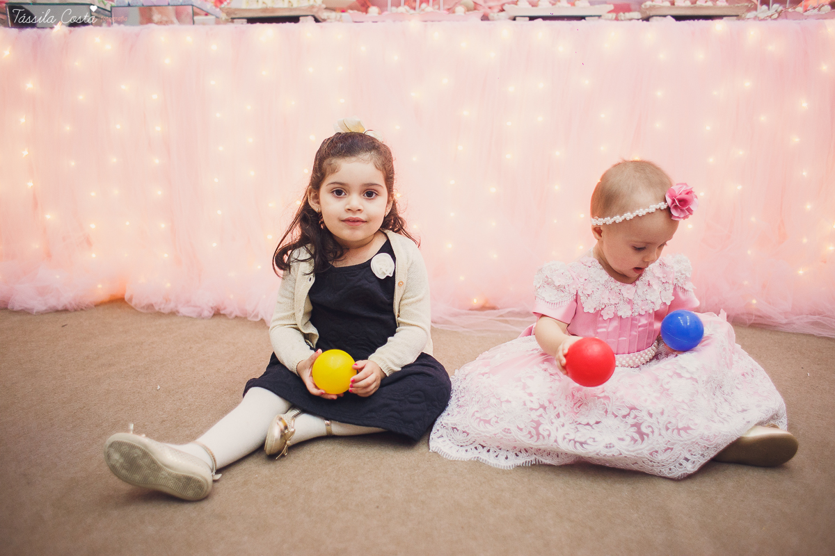 festa de menina, no tema Jardim, feita no cerimonial Balladas Kids, Serra ES, mam&atilde;e de primeira viagem, decora&ccedil;&atilde;o linda by Karina Melotti, fotos t&aacute;ssila costa, fotografia de festa infantil