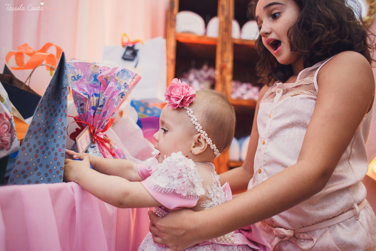 festa de menina, no tema Jardim, feita no cerimonial Balladas Kids, Serra ES, mam&atilde;e de primeira viagem, decora&ccedil;&atilde;o linda by Karina Melotti, fotos t&aacute;ssila costa, fotografia de festa infantil