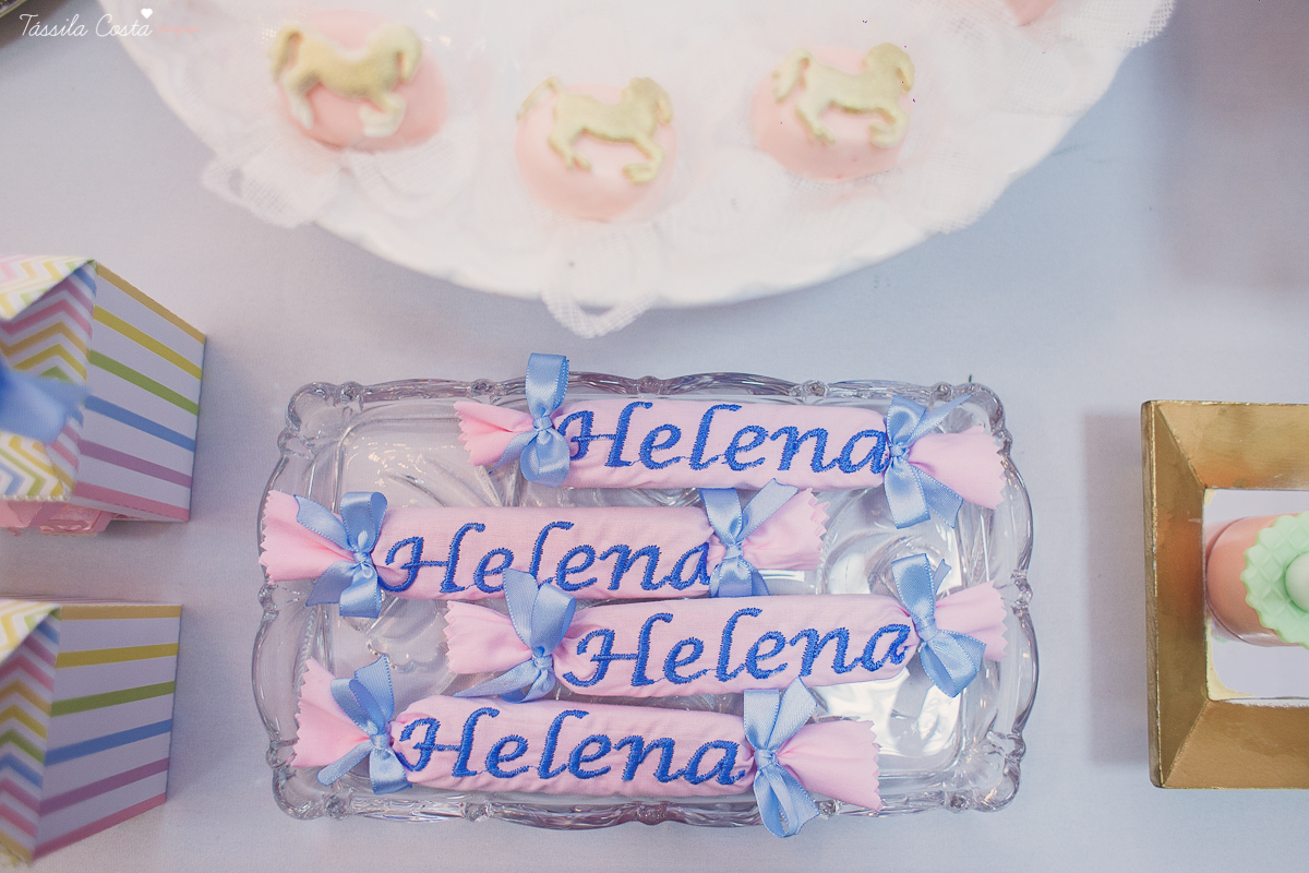 festa  no tema carrossel, no cerimonial Lollypop em Vit&oacute;ria ES, fotografia de festa infantil em Vit&oacute;ria, decore by Av Design, bolo lindo da Juliana Marculano