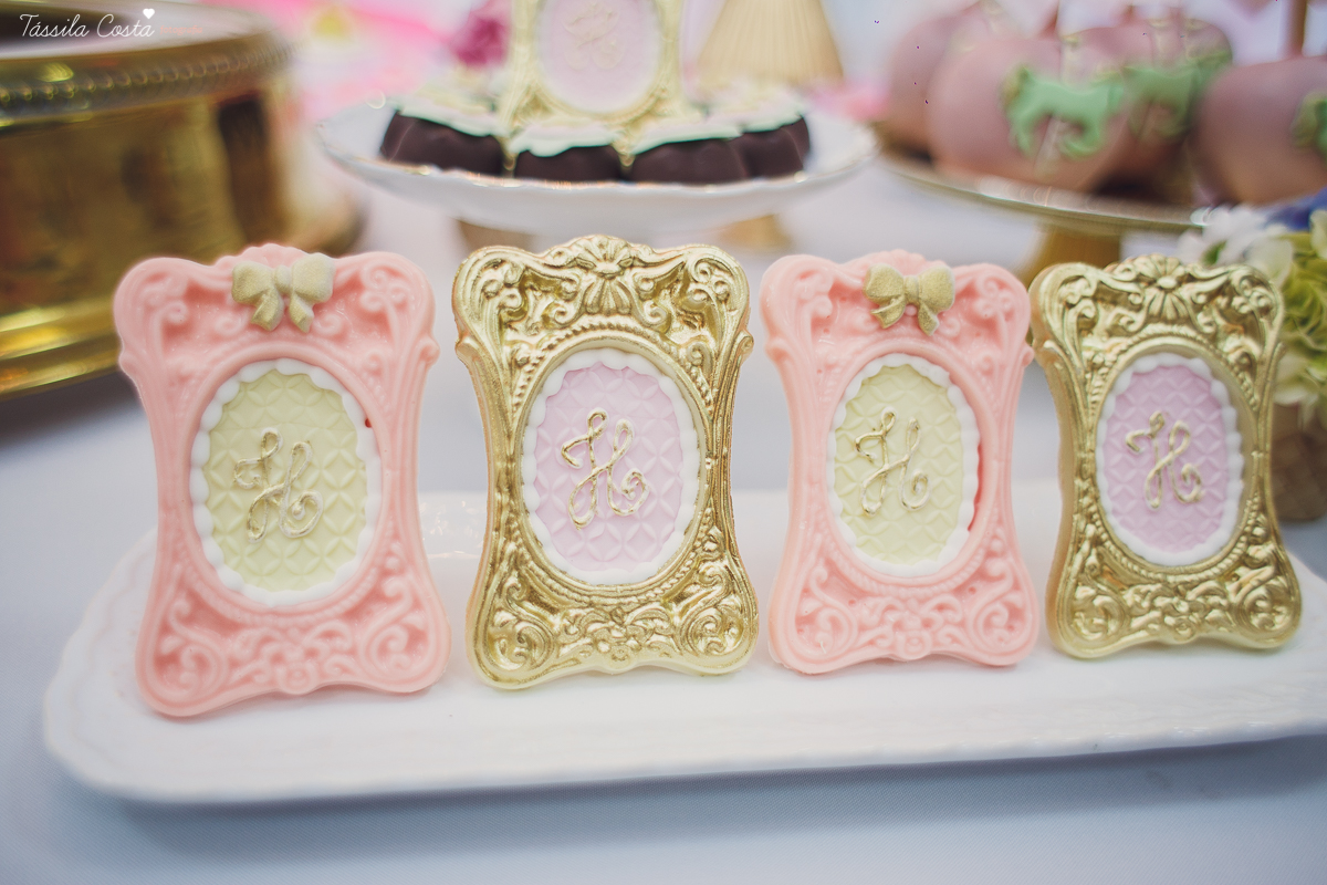 festa  no tema carrossel, no cerimonial Lollypop em Vit&oacute;ria ES, fotografia de festa infantil em Vit&oacute;ria, decore by Av Design, bolo lindo da Juliana Marculano