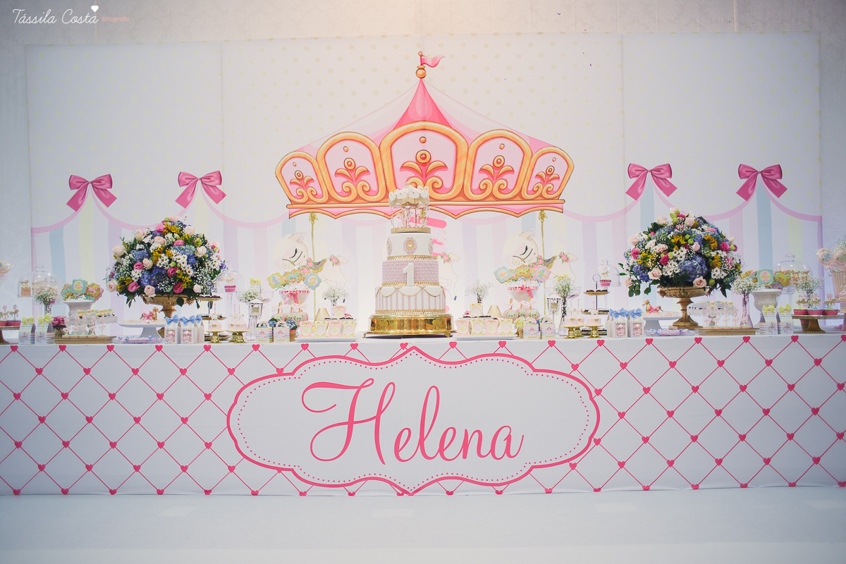 festa  no tema carrossel, no cerimonial Lollypop em Vit&oacute;ria ES, fotografia de festa infantil em Vit&oacute;ria, decore by Av Design, bolo lindo da Juliana Marculano
