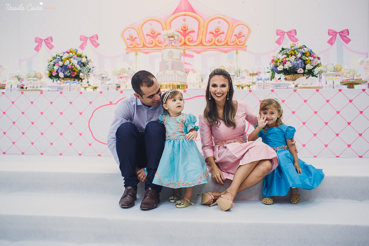 festa  no tema carrossel, no cerimonial Lollypop em Vit&oacute;ria ES, fotografia de festa infantil em Vit&oacute;ria, decore by Av Design, bolo lindo da Juliana Marculano