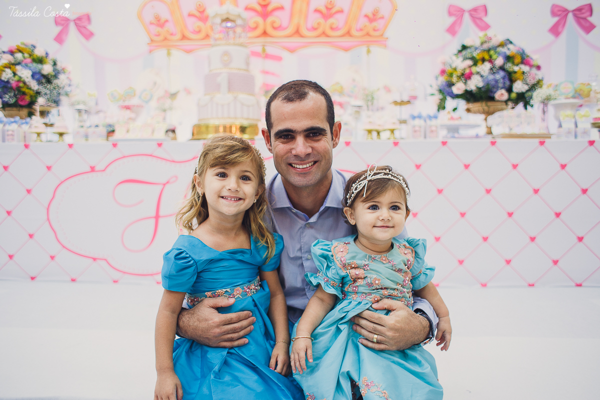 festa  no tema carrossel, no cerimonial Lollypop em Vit&oacute;ria ES, fotografia de festa infantil em Vit&oacute;ria, decore by Av Design, bolo lindo da Juliana Marculano