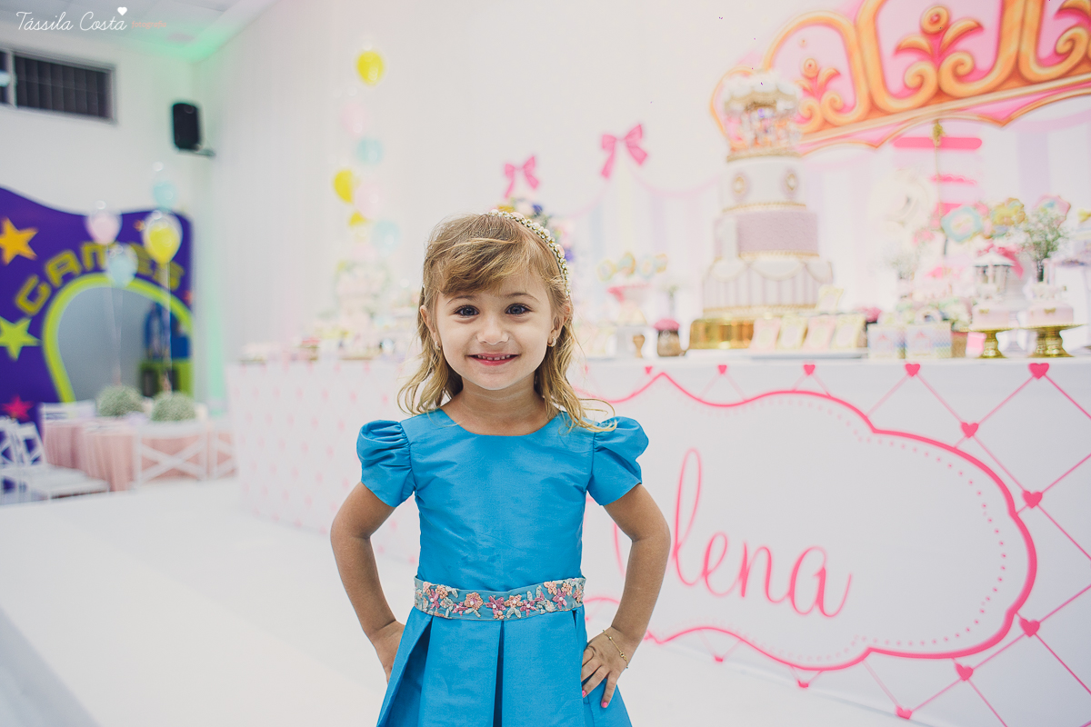 festa  no tema carrossel, no cerimonial Lollypop em Vit&oacute;ria ES, fotografia de festa infantil em Vit&oacute;ria, decore by Av Design, bolo lindo da Juliana Marculano