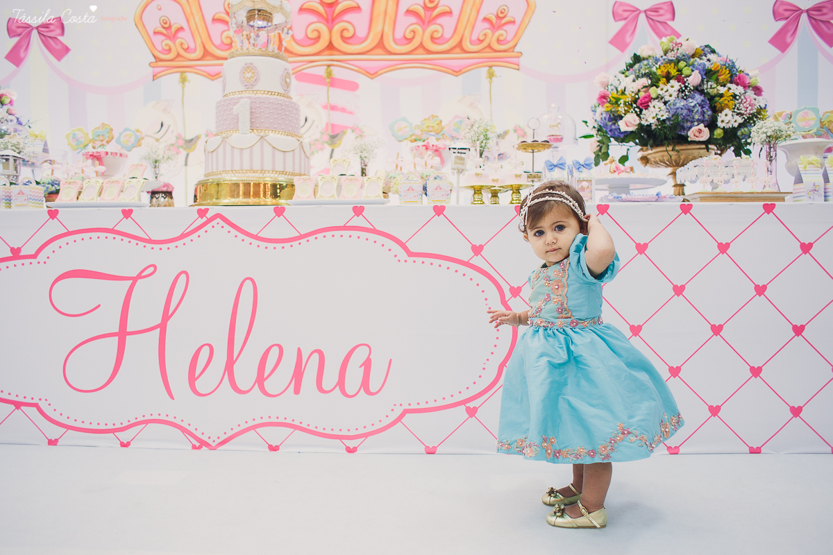 festa  no tema carrossel, no cerimonial Lollypop em Vit&oacute;ria ES, fotografia de festa infantil em Vit&oacute;ria, decore by Av Design, bolo lindo da Juliana Marculano