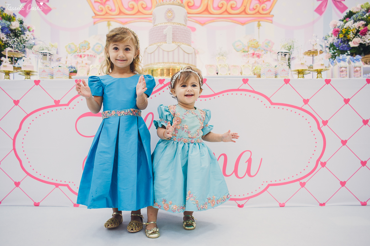 festa  no tema carrossel, no cerimonial Lollypop em Vit&oacute;ria ES, fotografia de festa infantil em Vit&oacute;ria, decore by Av Design, bolo lindo da Juliana Marculano