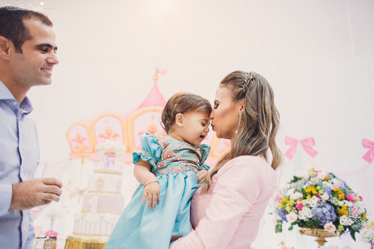 festa  no tema carrossel, no cerimonial Lollypop em Vit&oacute;ria ES, fotografia de festa infantil em Vit&oacute;ria, decore by Av Design, bolo lindo da Juliana Marculano