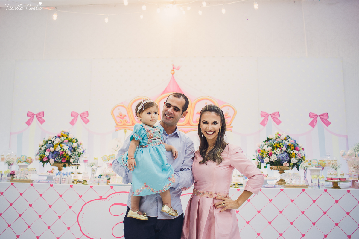 festa  no tema carrossel, no cerimonial Lollypop em Vit&oacute;ria ES, fotografia de festa infantil em Vit&oacute;ria, decore by Av Design, bolo lindo da Juliana Marculano