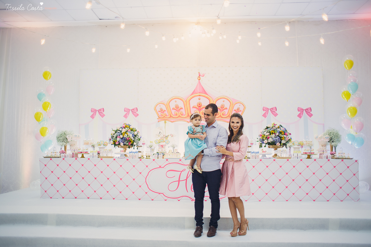 festa  no tema carrossel, no cerimonial Lollypop em Vit&oacute;ria ES, fotografia de festa infantil em Vit&oacute;ria, decore by Av Design, bolo lindo da Juliana Marculano