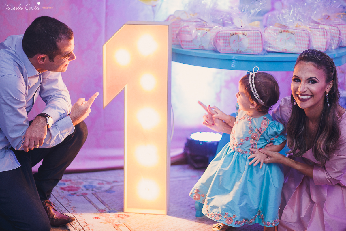 festa  no tema carrossel, no cerimonial Lollypop em Vit&oacute;ria ES, fotografia de festa infantil em Vit&oacute;ria, decore by Av Design, bolo lindo da Juliana Marculano