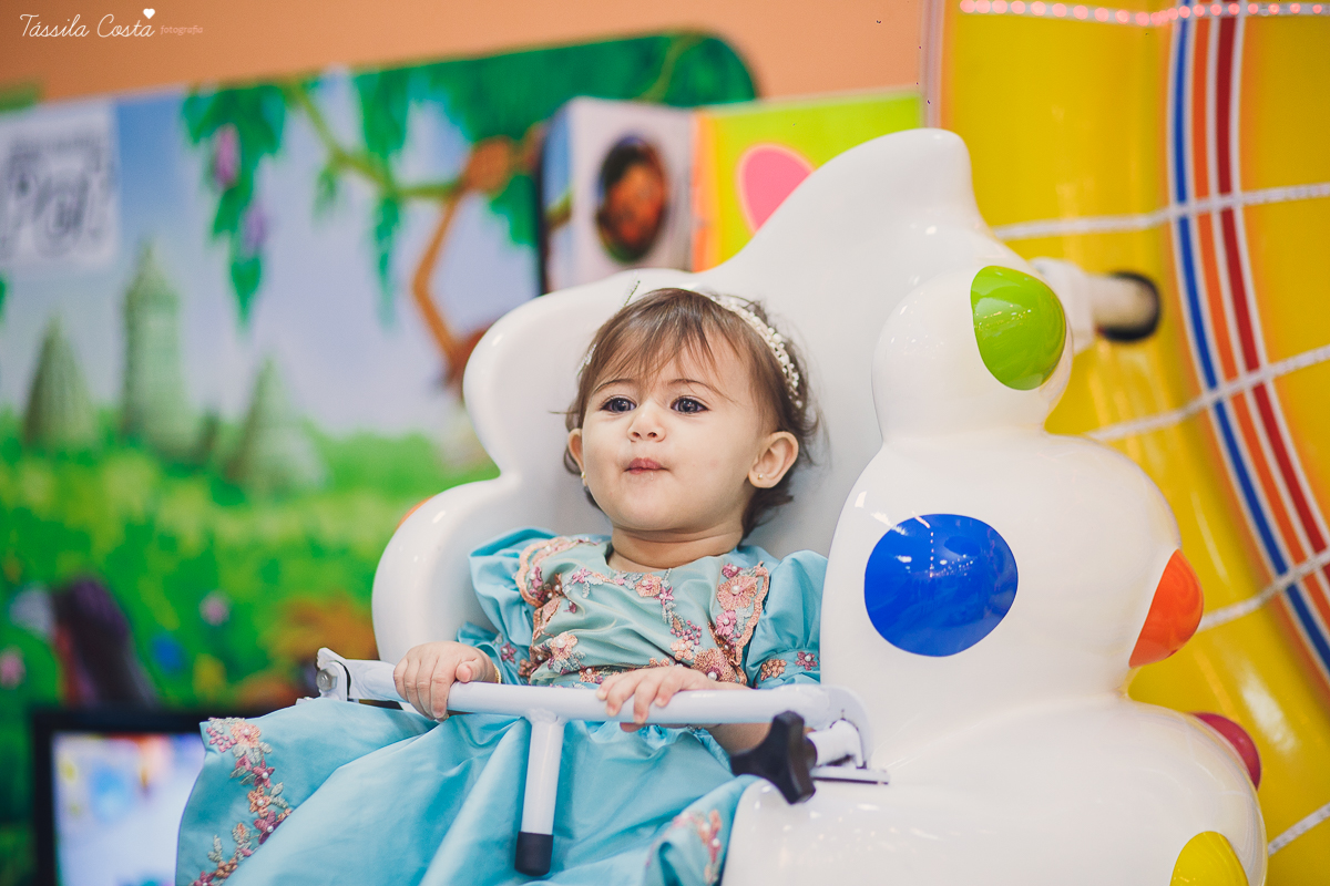 festa  no tema carrossel, no cerimonial Lollypop em Vit&oacute;ria ES, fotografia de festa infantil em Vit&oacute;ria, decore by Av Design, bolo lindo da Juliana Marculano