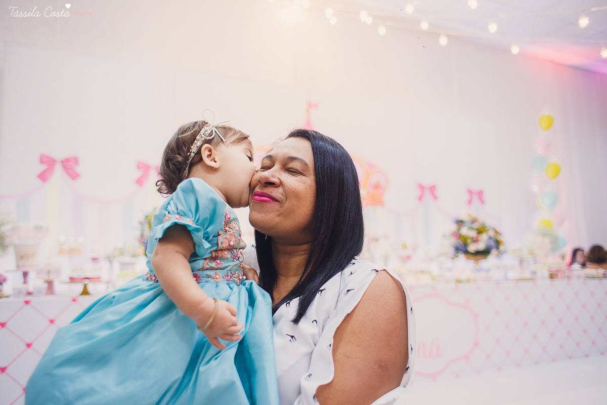 festa  no tema carrossel, no cerimonial Lollypop em Vit&oacute;ria ES, fotografia de festa infantil em Vit&oacute;ria, decore by Av Design, bolo lindo da Juliana Marculano