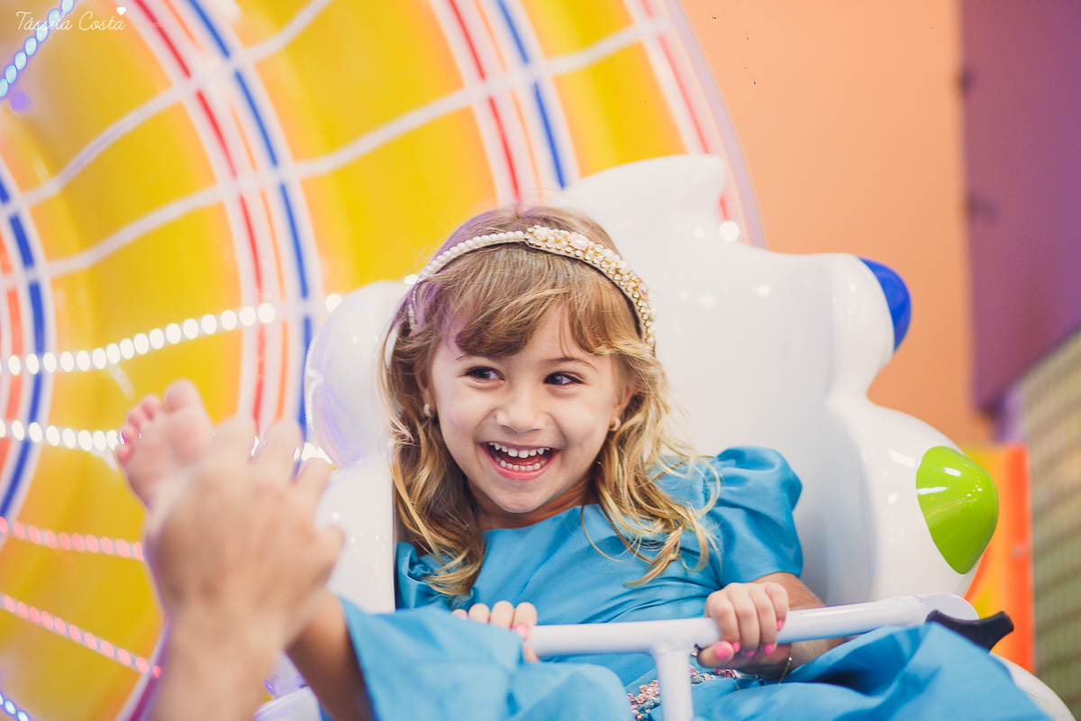 festa  no tema carrossel, no cerimonial Lollypop em Vit&oacute;ria ES, fotografia de festa infantil em Vit&oacute;ria, decore by Av Design, bolo lindo da Juliana Marculano
