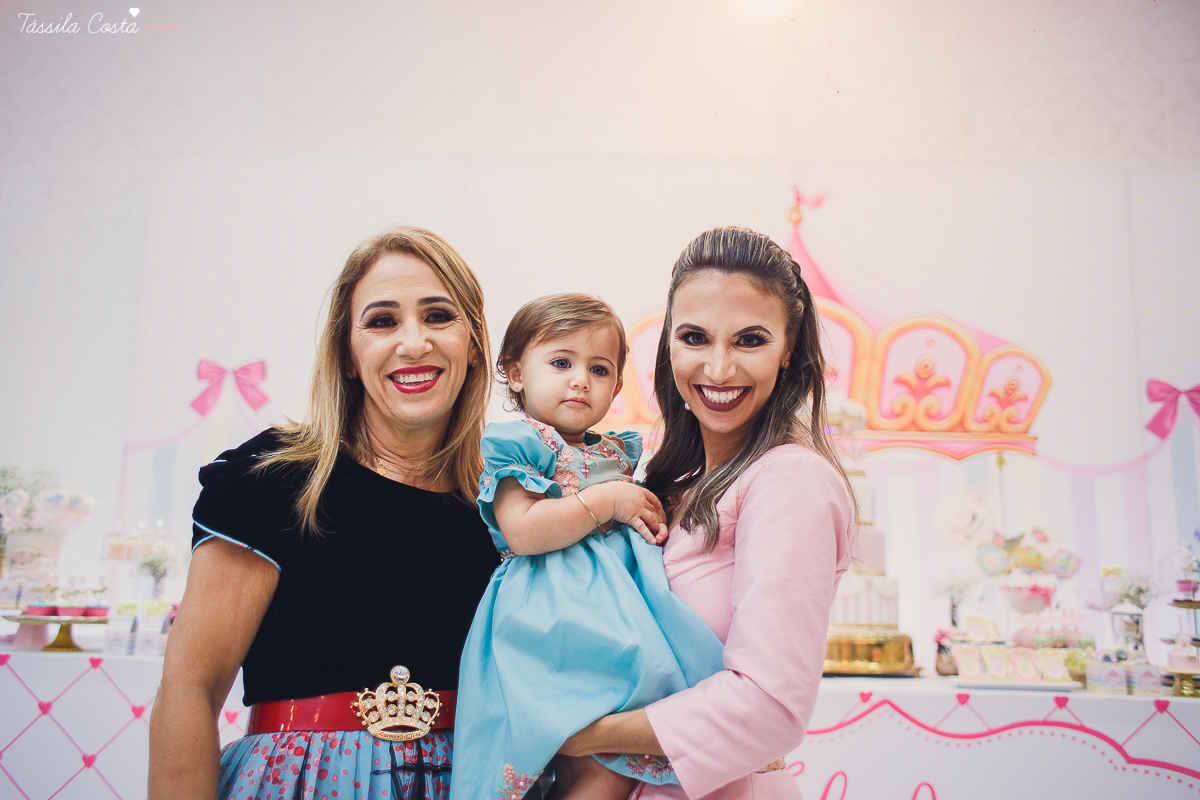 festa  no tema carrossel, no cerimonial Lollypop em Vit&oacute;ria ES, fotografia de festa infantil em Vit&oacute;ria, decore by Av Design, bolo lindo da Juliana Marculano