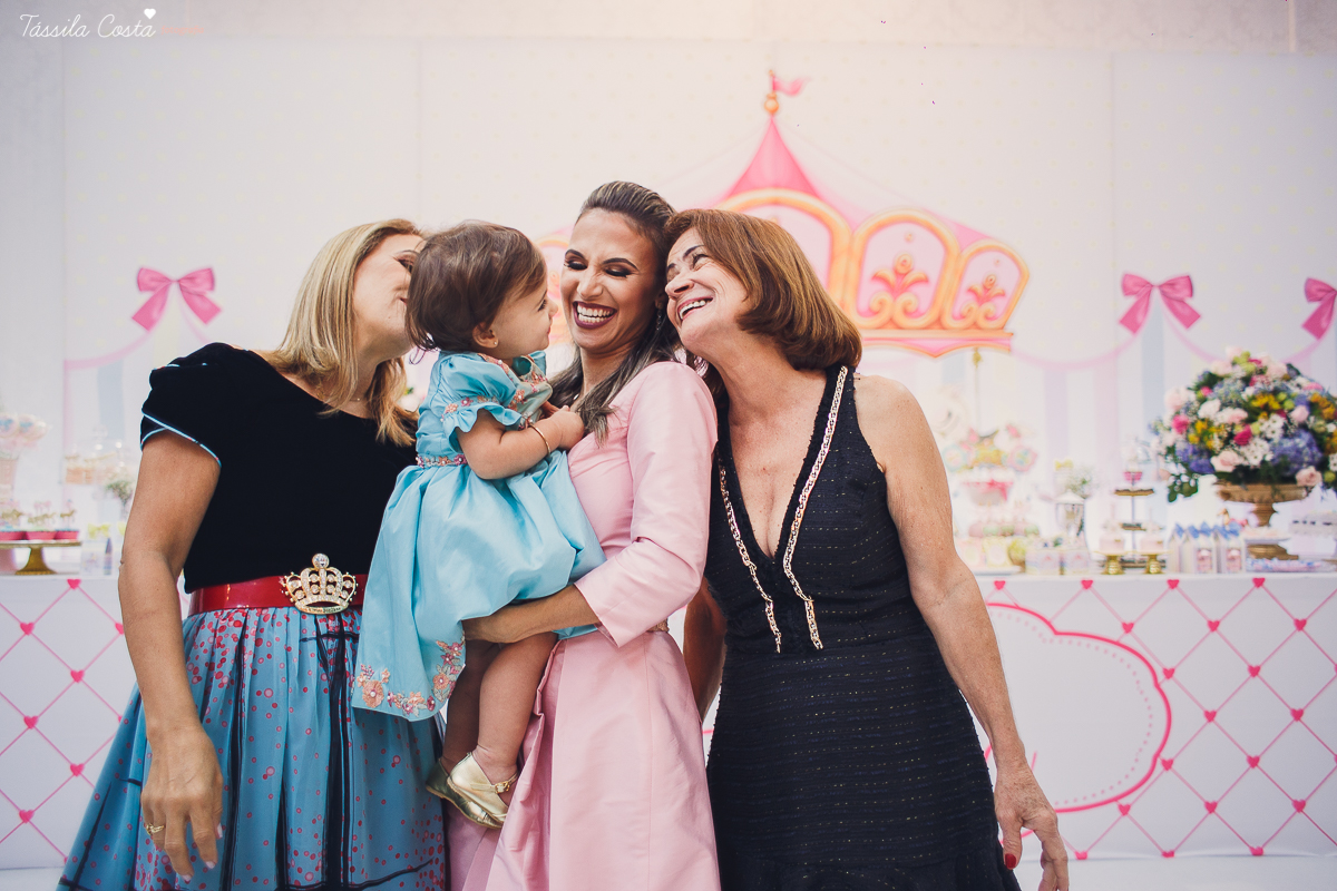 festa  no tema carrossel, no cerimonial Lollypop em Vit&oacute;ria ES, fotografia de festa infantil em Vit&oacute;ria, decore by Av Design, bolo lindo da Juliana Marculano