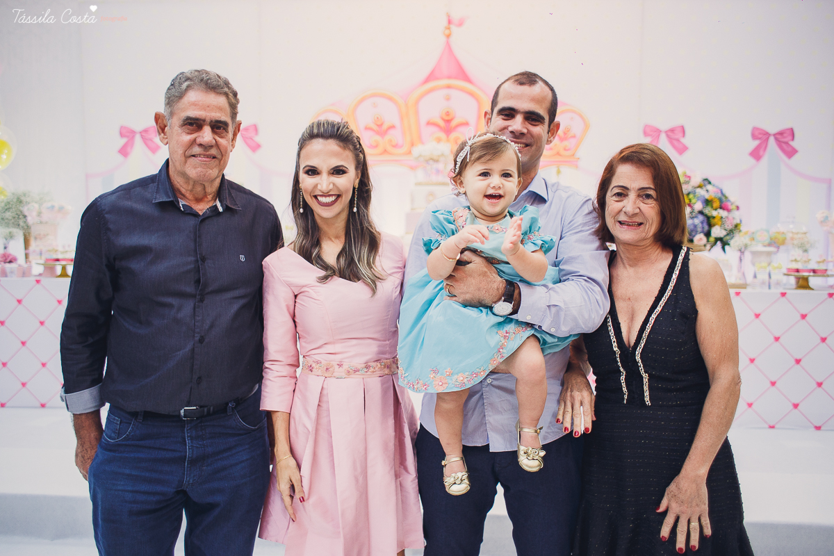 festa  no tema carrossel, no cerimonial Lollypop em Vit&oacute;ria ES, fotografia de festa infantil em Vit&oacute;ria, decore by Av Design, bolo lindo da Juliana Marculano