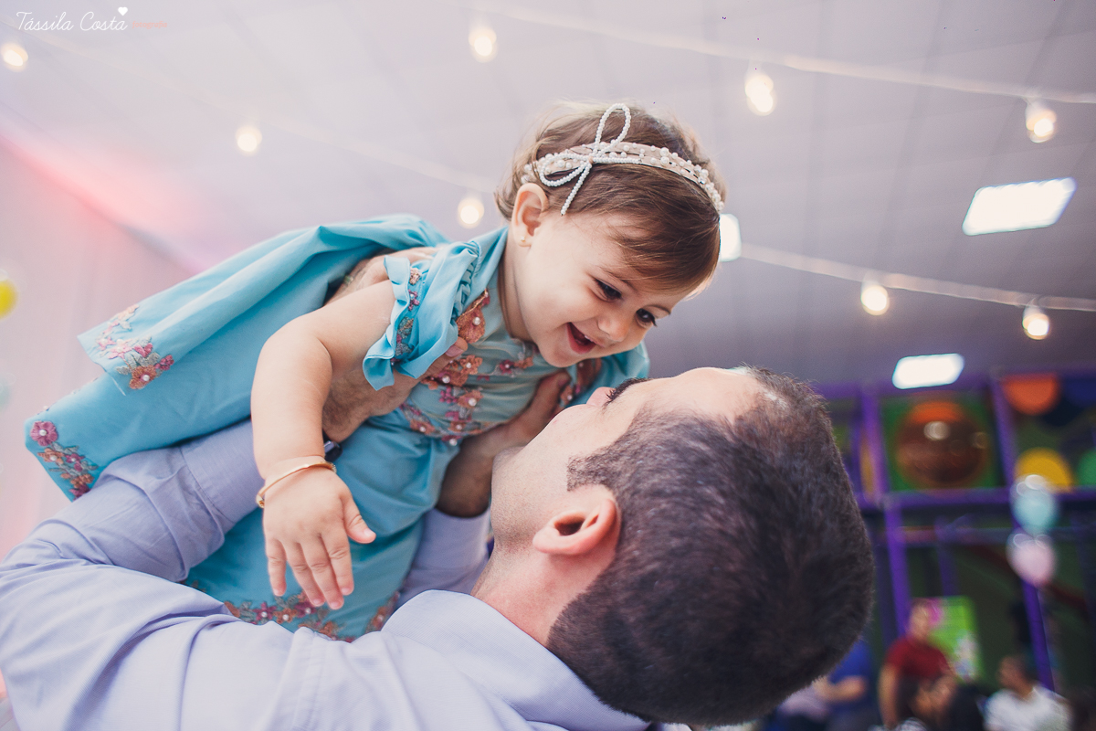 festa  no tema carrossel, no cerimonial Lollypop em Vit&oacute;ria ES, fotografia de festa infantil em Vit&oacute;ria, decore by Av Design, bolo lindo da Juliana Marculano
