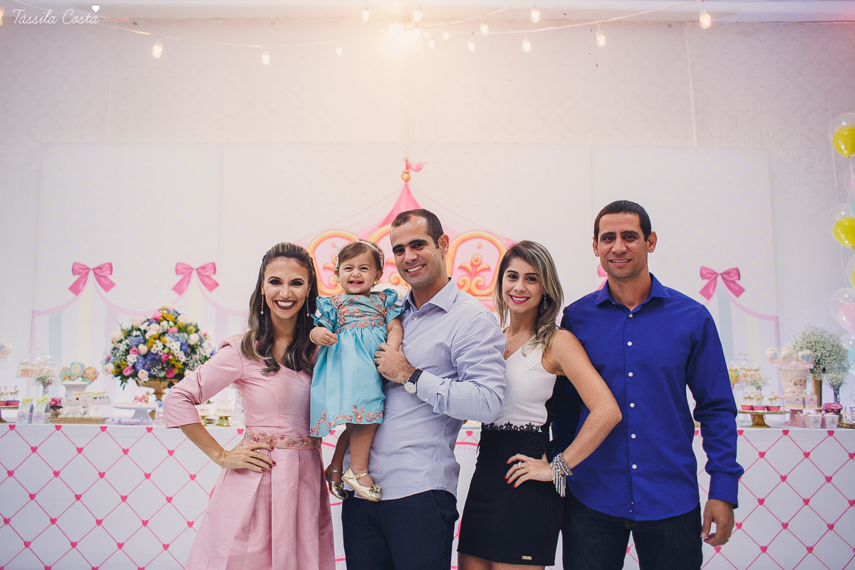 festa  no tema carrossel, no cerimonial Lollypop em Vit&oacute;ria ES, fotografia de festa infantil em Vit&oacute;ria, decore by Av Design, bolo lindo da Juliana Marculano