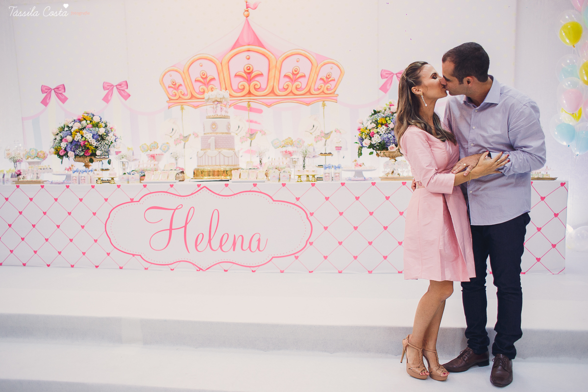 festa  no tema carrossel, no cerimonial Lollypop em Vit&oacute;ria ES, fotografia de festa infantil em Vit&oacute;ria, decore by Av Design, bolo lindo da Juliana Marculano