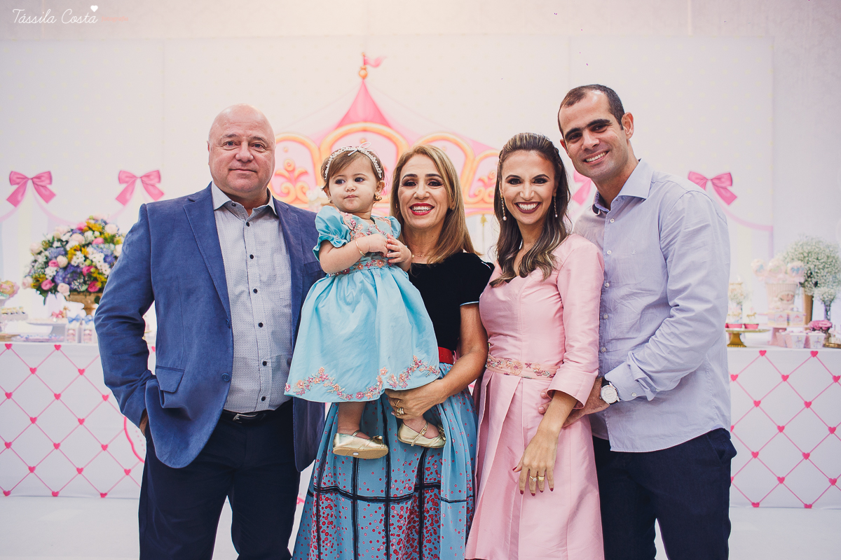 festa  no tema carrossel, no cerimonial Lollypop em Vit&oacute;ria ES, fotografia de festa infantil em Vit&oacute;ria, decore by Av Design, bolo lindo da Juliana Marculano