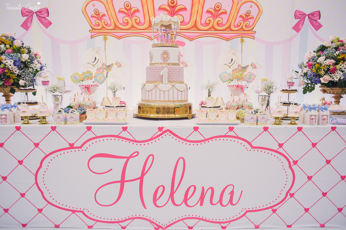 festa  no tema carrossel, no cerimonial Lollypop em Vit&oacute;ria ES, fotografia de festa infantil em Vit&oacute;ria, decore by Av Design, bolo lindo da Juliana Marculano