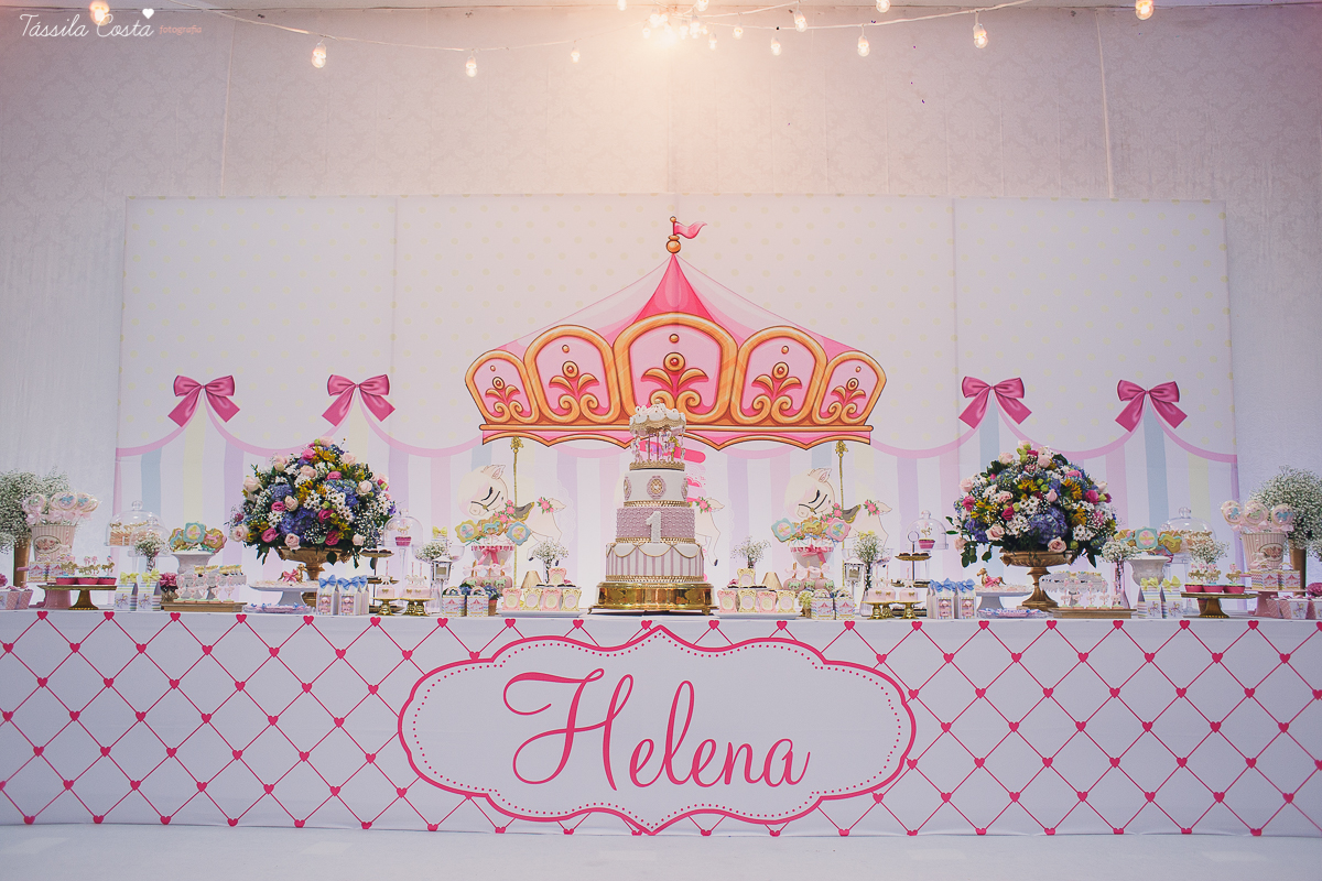 festa  no tema carrossel, no cerimonial Lollypop em Vit&oacute;ria ES, fotografia de festa infantil em Vit&oacute;ria, decore by Av Design, bolo lindo da Juliana Marculano