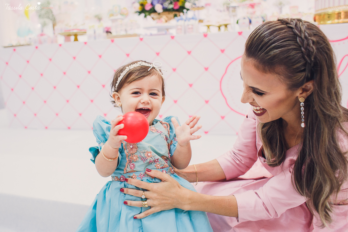 festa  no tema carrossel, no cerimonial Lollypop em Vit&oacute;ria ES, fotografia de festa infantil em Vit&oacute;ria, decore by Av Design, bolo lindo da Juliana Marculano
