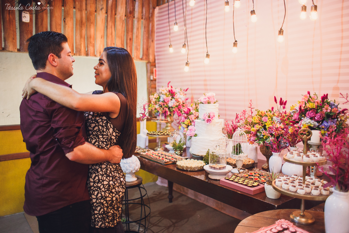 NOIVADO LINDO, IGREJA ASSEMBLEIA DE DEUS, NOIVOS APAIXONADOS, DECORACAO DE NOIVO LINDA, THAMIRES E BRUNO, FOTOS DE NOIVADO