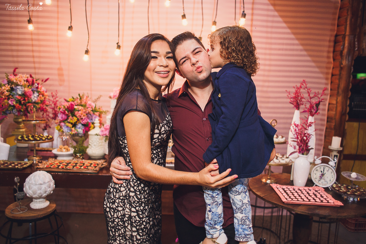 NOIVADO LINDO, IGREJA ASSEMBLEIA DE DEUS, NOIVOS APAIXONADOS, DECORACAO DE NOIVO LINDA, THAMIRES E BRUNO, FOTOS DE NOIVADO