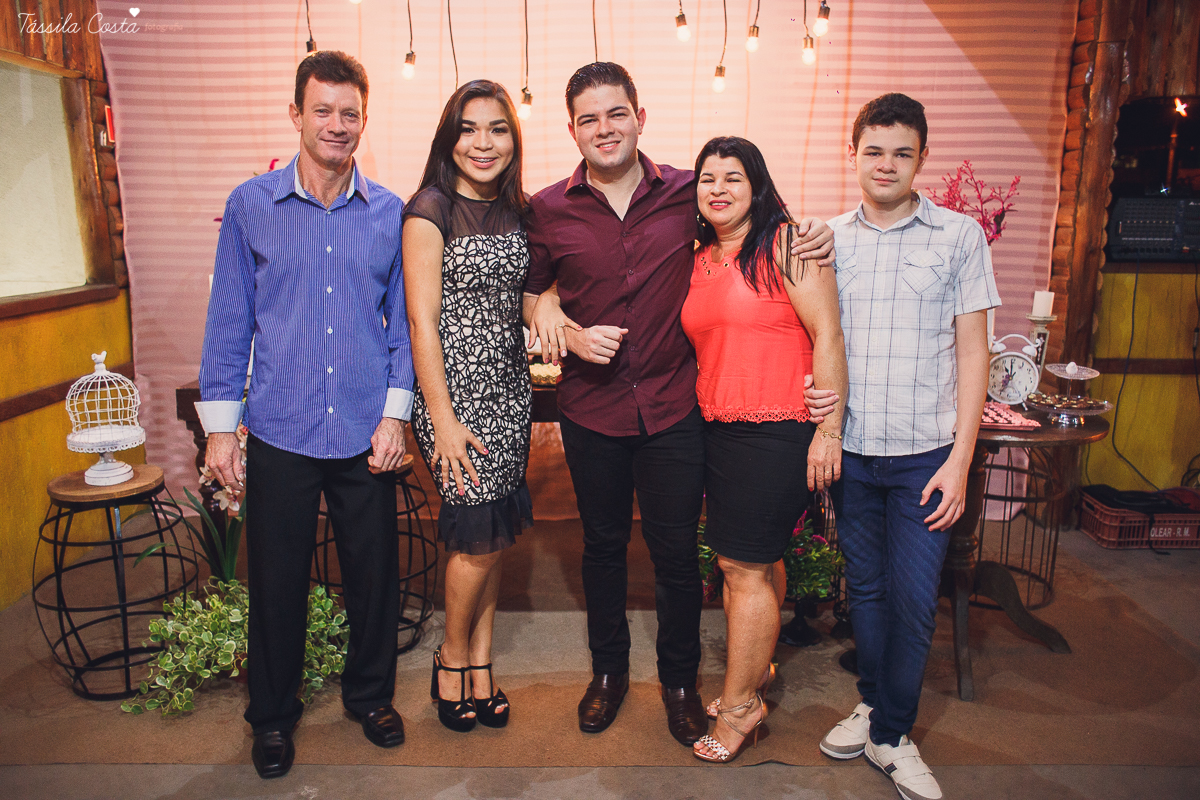 NOIVADO LINDO, IGREJA ASSEMBLEIA DE DEUS, NOIVOS APAIXONADOS, DECORACAO DE NOIVO LINDA, THAMIRES E BRUNO, FOTOS DE NOIVADO