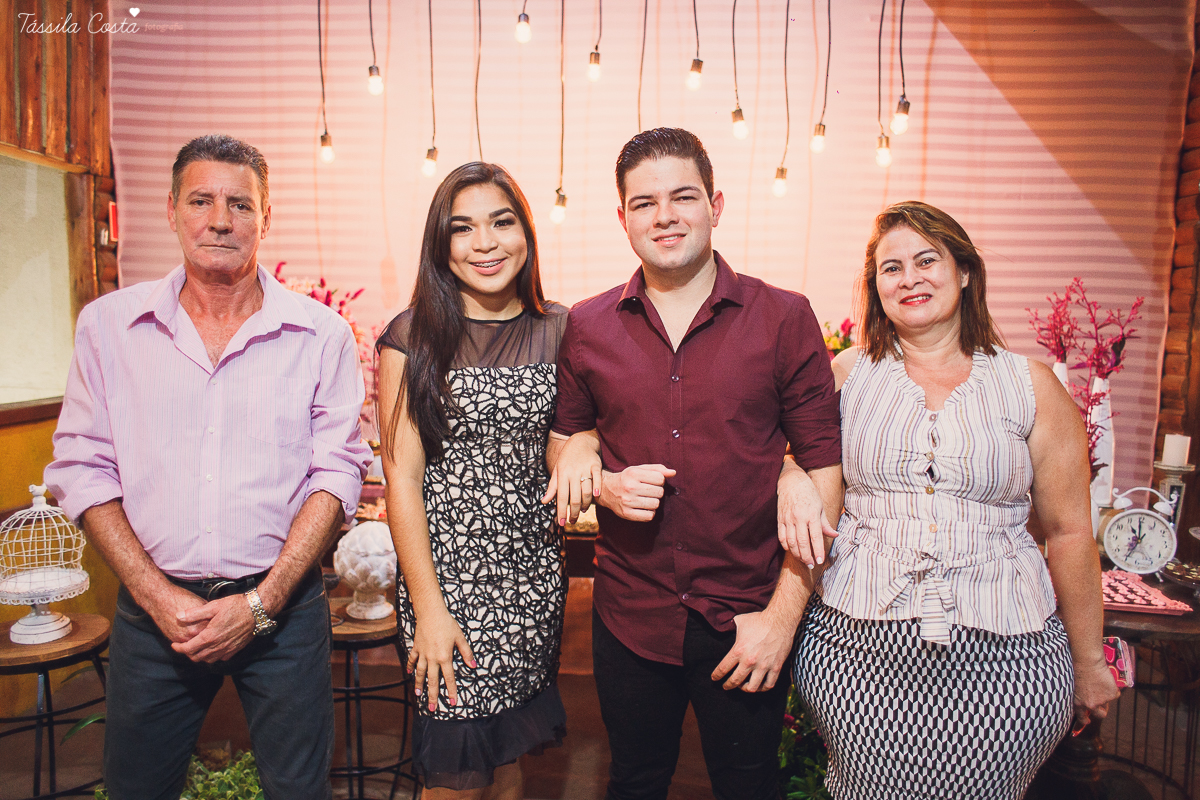 NOIVADO LINDO, IGREJA ASSEMBLEIA DE DEUS, NOIVOS APAIXONADOS, DECORACAO DE NOIVO LINDA, THAMIRES E BRUNO, FOTOS DE NOIVADO