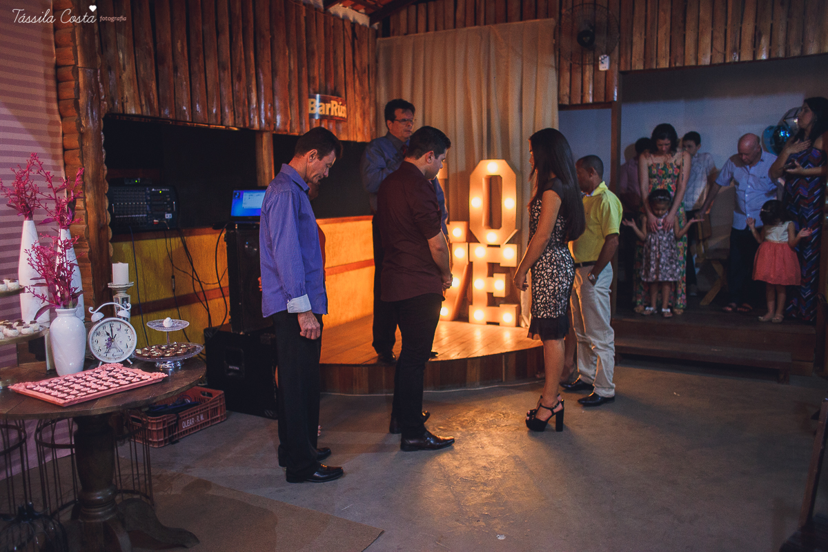 NOIVADO LINDO, IGREJA ASSEMBLEIA DE DEUS, NOIVOS APAIXONADOS, DECORACAO DE NOIVO LINDA, THAMIRES E BRUNO, FOTOS DE NOIVADO