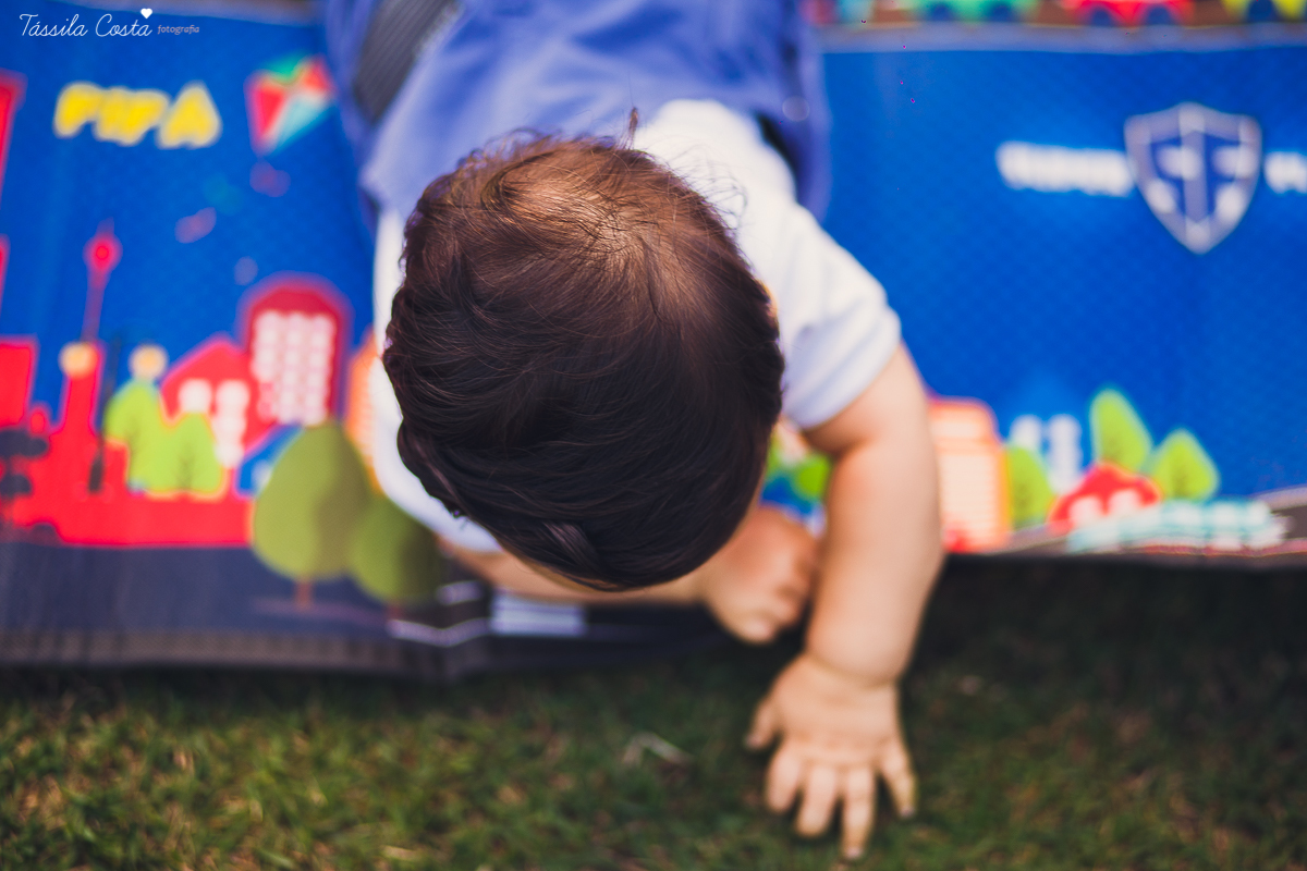 fotos feitas no por do sol, em vitória es, equipamento fotográfico 6D, CANON, fotos de ensaio externo de família, bebê de 6 meses, pais de menino