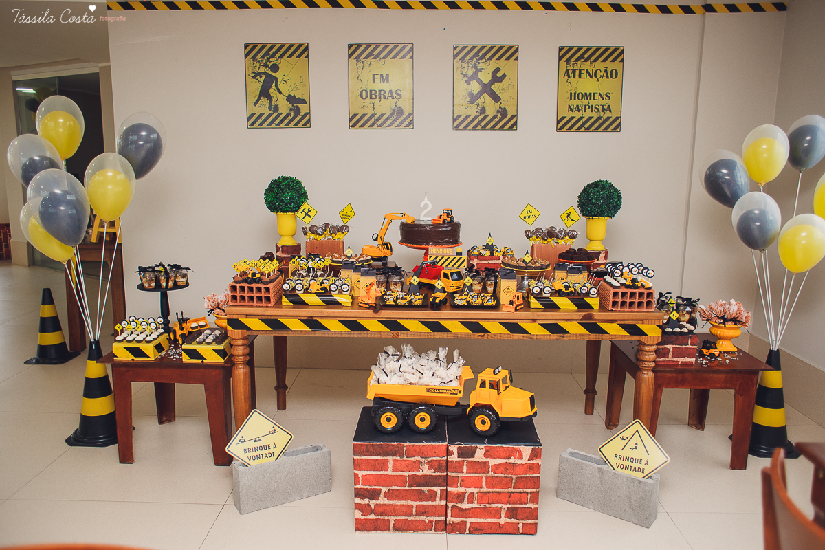 festa no tema caminhão, fotos de aniversário infantil em vitória es, tássila costa fotografia, mae de menino, mundo azul, festa de aniversário de 2 anos