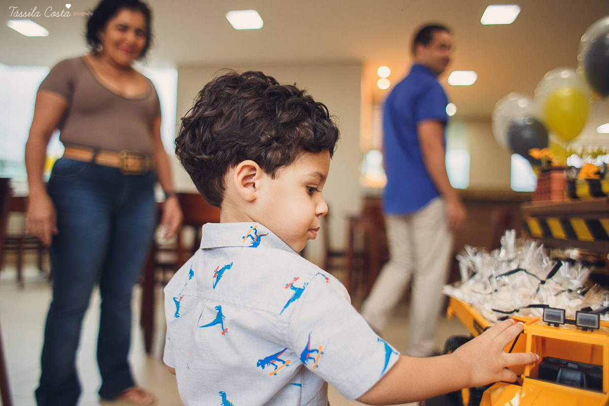 festa no tema caminhão, fotos de aniversário infantil em vitória es, tássila costa fotografia, mae de menino, mundo azul, festa de aniversário de 2 anos